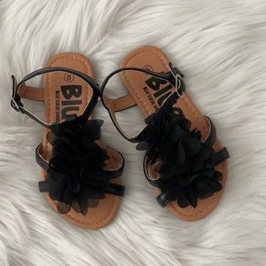 Black toddler sandals